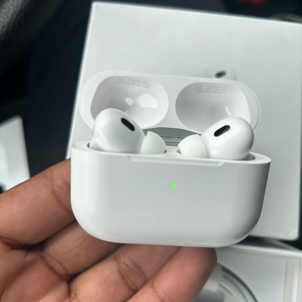 Wireless Earbuds with Charging Case - White